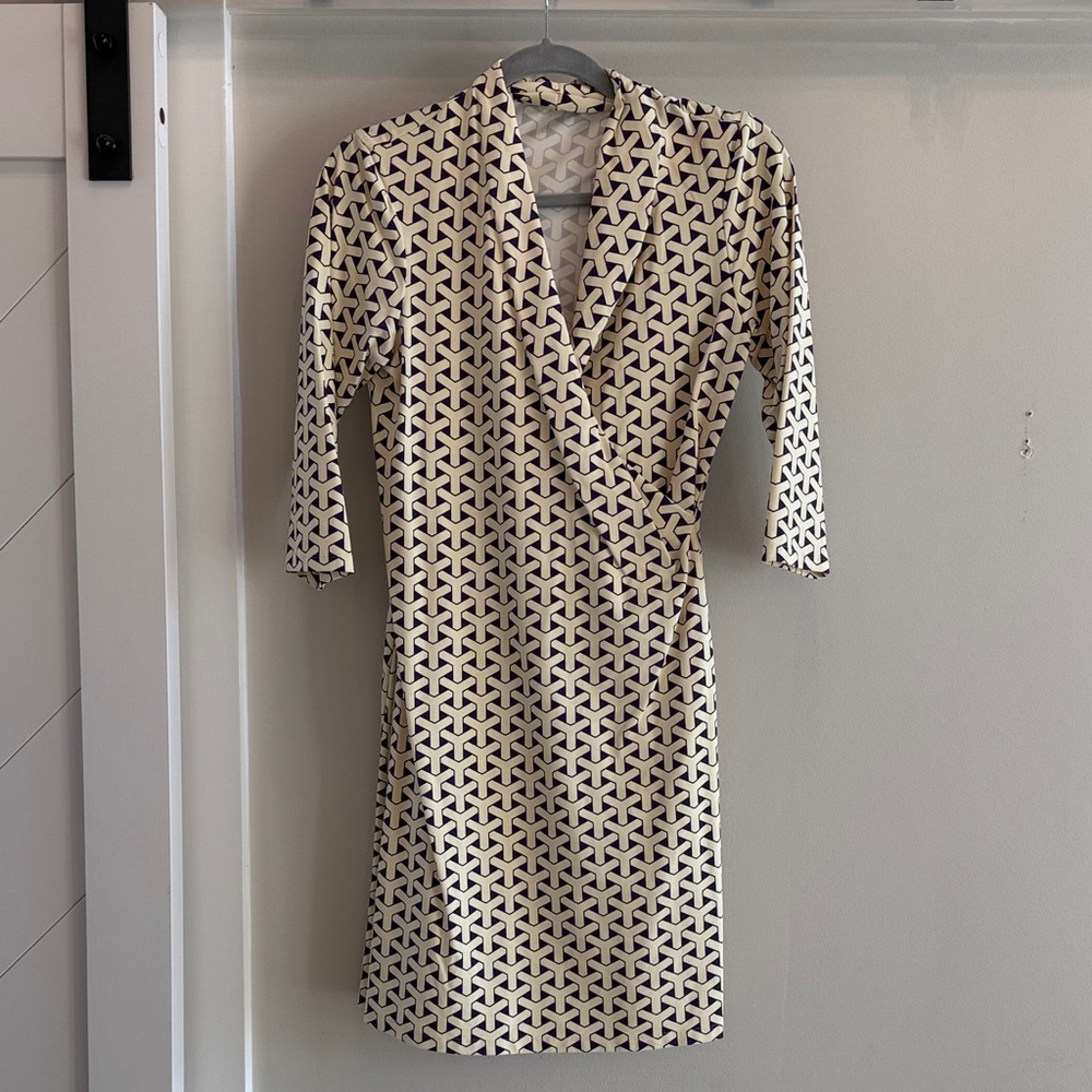 J. McLaughlin Black and Cream Patterned Long Sleeve Dress